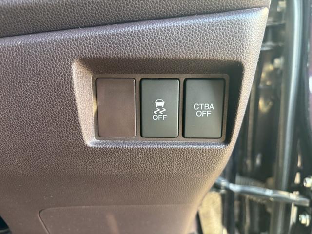 Ｎ－ＷＧＮカスタム Ｇ・Ａパッケージ　ユーザー買取車／衝突軽減ブレーキ／ギャザーズ純正ナビ／ブルートゥース接続／バックカメラ／ハーフレザーシート／プッシュスタート／ＥＴＣ車載器／スマートキー／ＨＩＤヘッドライト／フロントフォグランプ（13枚目）