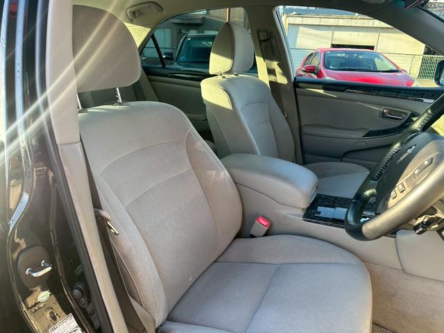 クラウン ロイヤルサルーン　ユーザー買取車／デジタルインナーミラー型ドライブレコーダー／純正ＨＤＤナビ／バックカメラ／オートクルーズコントロール／パワーシート／プッシュスタート／ＥＴＣ車載器／ＨＩＤヘッドライト／キーレスエントリ（9枚目）