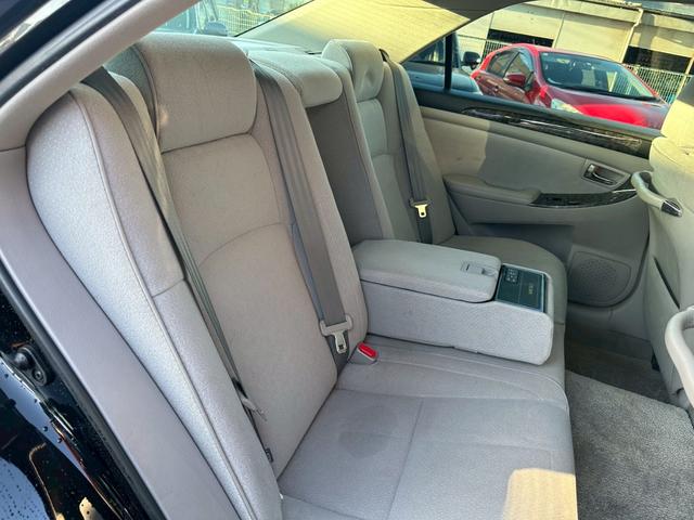 クラウン ロイヤルサルーン　ユーザー買取車／デジタルインナーミラー型ドライブレコーダー／純正ＨＤＤナビ／バックカメラ／オートクルーズコントロール／パワーシート／プッシュスタート／ＥＴＣ車載器／ＨＩＤヘッドライト／キーレスエントリ（10枚目）