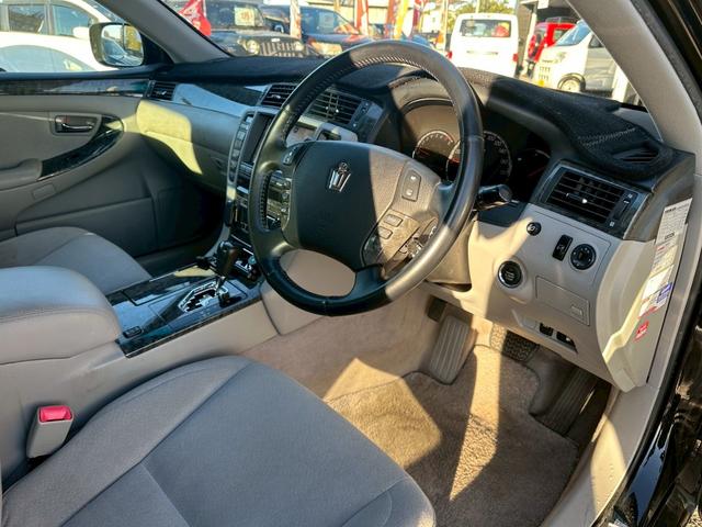 クラウン ロイヤルサルーン　ユーザー買取車／デジタルインナーミラー型ドライブレコーダー／純正ＨＤＤナビ／バックカメラ／オートクルーズコントロール／パワーシート／プッシュスタート／ＥＴＣ車載器／ＨＩＤヘッドライト／キーレスエントリ（49枚目）