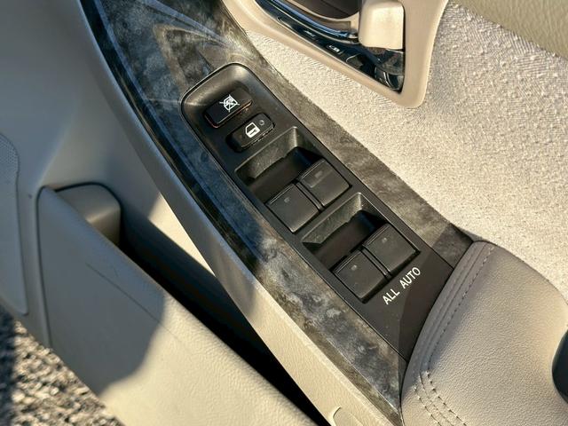 クラウン ロイヤルサルーン　ユーザー買取車／デジタルインナーミラー型ドライブレコーダー／純正ＨＤＤナビ／バックカメラ／オートクルーズコントロール／パワーシート／プッシュスタート／ＥＴＣ車載器／ＨＩＤヘッドライト／キーレスエントリ（65枚目）