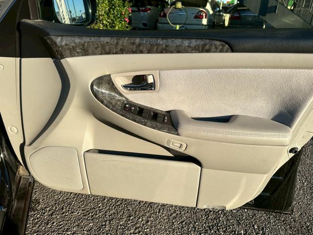 クラウン ロイヤルサルーン　ユーザー買取車／デジタルインナーミラー型ドライブレコーダー／純正ＨＤＤナビ／バックカメラ／オートクルーズコントロール／パワーシート／プッシュスタート／ＥＴＣ車載器／ＨＩＤヘッドライト／キーレスエントリ（66枚目）