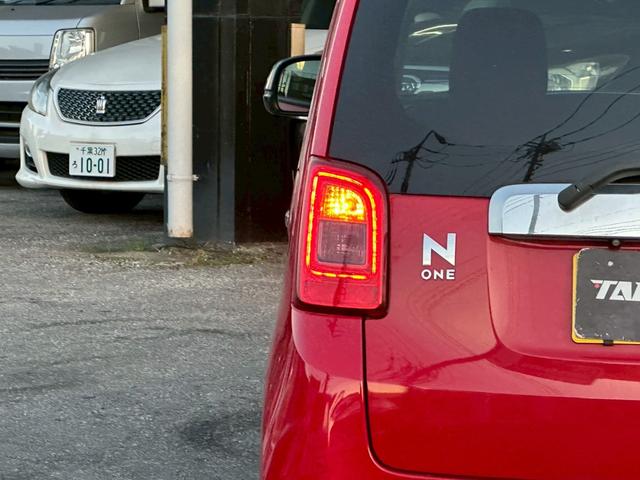 N-ONE プレミアム SSパッケージ ユーザー買取車/衝突軽減ブレーキ/シートヒーター/パナソニック製ストラーダナビ/ブルートゥース接続/バックカメラ/プッシュスタート/スマートキー/チップアップシート/フルフラット/HIDヘッドライト(42枚目)