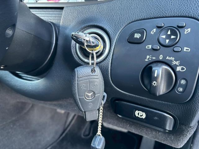 ＣＬＫ ＣＬＫ２００コンプレッサー　アバンギャルド　ユーザー買取車／ハーフレザーシート／純正ナビ／オートクルーズコントロール／パワーシート／ＥＴＣ車載器／ＨＩＤヘッドライト／ヘッドライトウォッシャー／キーレスエントリー／純正１７インチＡＷ（55枚目）