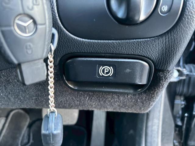 ＣＬＫ ＣＬＫ２００コンプレッサー　アバンギャルド　ユーザー買取車／ハーフレザーシート／純正ナビ／オートクルーズコントロール／パワーシート／ＥＴＣ車載器／ＨＩＤヘッドライト／ヘッドライトウォッシャー／キーレスエントリー／純正１７インチＡＷ（56枚目）