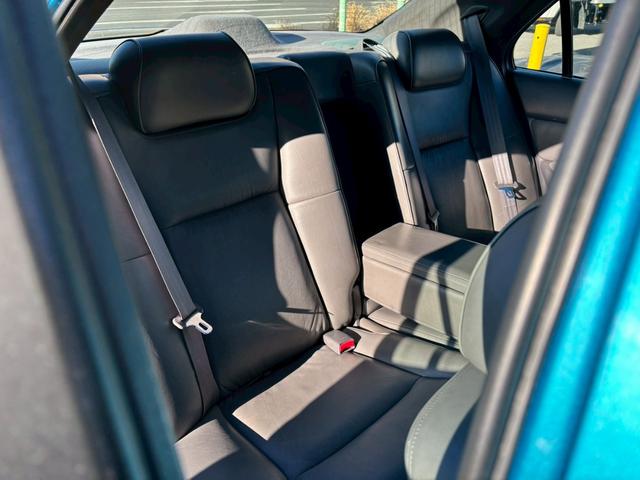 レジェンド エクスクルーシブ　ユーザー買取車／革シート／オートクルーズコントロール／パワーシート／シートヒーター／２パターンシートメモリー／ＥＴＣ車載器／キーレスエントリー／フロントフォグランプ／社外製１７インチＡＷ（10枚目）