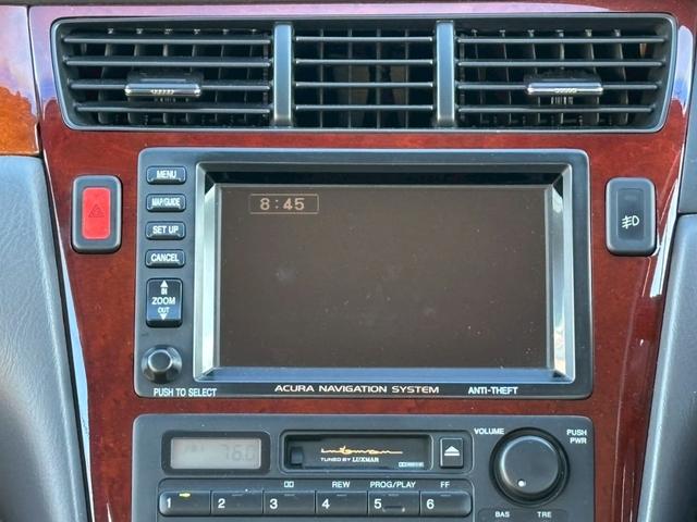 レジェンド エクスクルーシブ　ユーザー買取車／革シート／オートクルーズコントロール／パワーシート／シートヒーター／２パターンシートメモリー／ＥＴＣ車載器／キーレスエントリー／フロントフォグランプ／社外製１７インチＡＷ（11枚目）