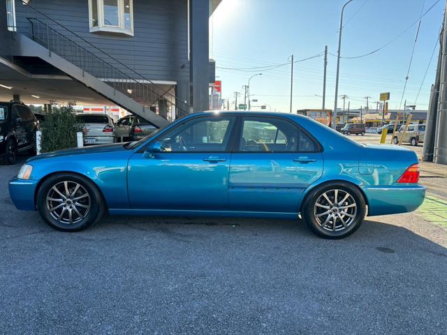 レジェンド エクスクルーシブ　ユーザー買取車／革シート／オートクルーズコントロール／パワーシート／シートヒーター／２パターンシートメモリー／ＥＴＣ車載器／キーレスエントリー／フロントフォグランプ／社外製１７インチＡＷ（32枚目）