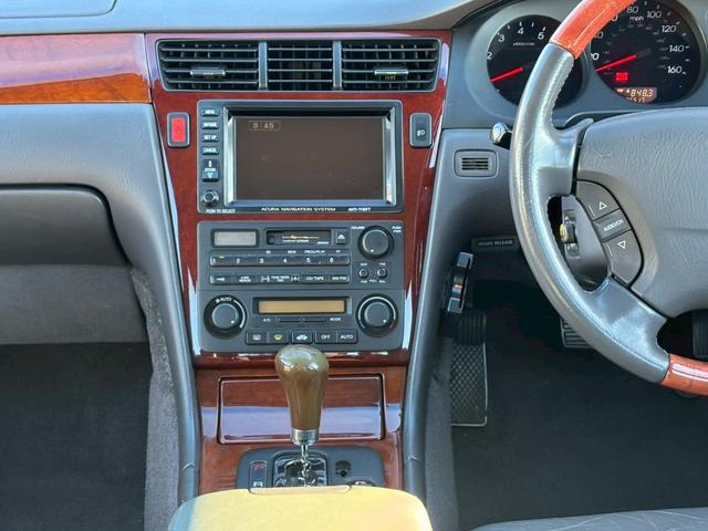 レジェンド エクスクルーシブ　ユーザー買取車／革シート／オートクルーズコントロール／パワーシート／シートヒーター／２パターンシートメモリー／ＥＴＣ車載器／キーレスエントリー／フロントフォグランプ／社外製１７インチＡＷ（48枚目）