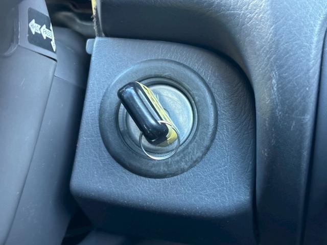 レジェンド エクスクルーシブ　ユーザー買取車／革シート／オートクルーズコントロール／パワーシート／シートヒーター／２パターンシートメモリー／ＥＴＣ車載器／キーレスエントリー／フロントフォグランプ／社外製１７インチＡＷ（56枚目）