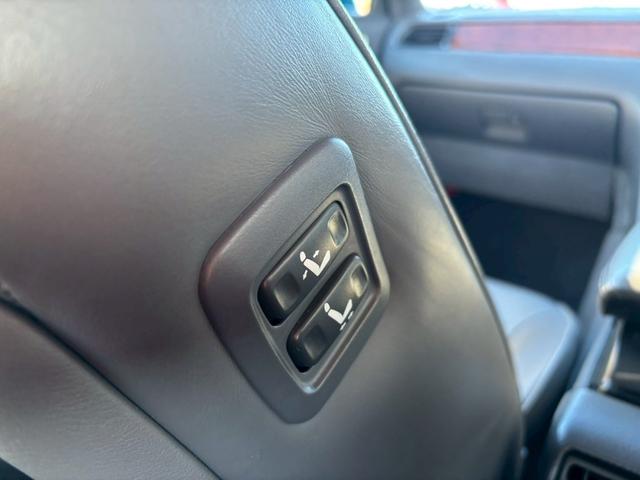 レジェンド エクスクルーシブ　ユーザー買取車／革シート／オートクルーズコントロール／パワーシート／シートヒーター／２パターンシートメモリー／ＥＴＣ車載器／キーレスエントリー／フロントフォグランプ／社外製１７インチＡＷ（58枚目）