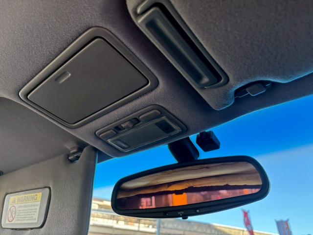 レジェンド エクスクルーシブ　ユーザー買取車／革シート／オートクルーズコントロール／パワーシート／シートヒーター／２パターンシートメモリー／ＥＴＣ車載器／キーレスエントリー／フロントフォグランプ／社外製１７インチＡＷ（61枚目）