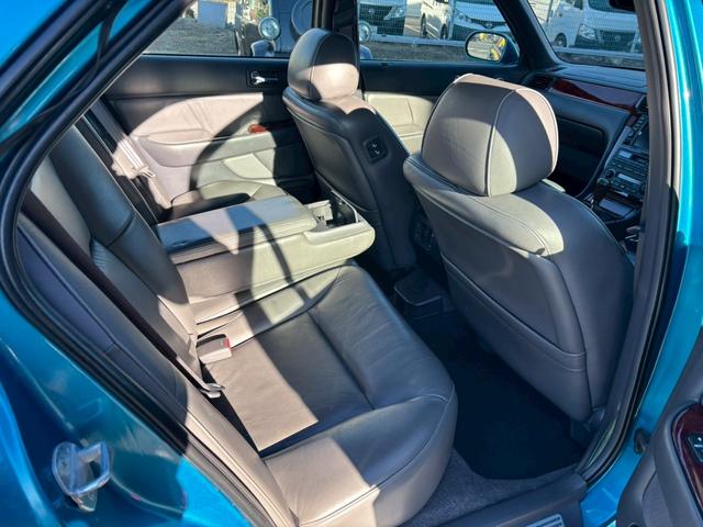 レジェンド エクスクルーシブ　ユーザー買取車／革シート／オートクルーズコントロール／パワーシート／シートヒーター／２パターンシートメモリー／ＥＴＣ車載器／キーレスエントリー／フロントフォグランプ／社外製１７インチＡＷ（64枚目）