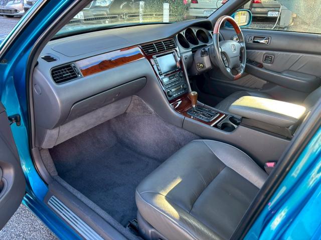 レジェンド エクスクルーシブ　ユーザー買取車／革シート／オートクルーズコントロール／パワーシート／シートヒーター／２パターンシートメモリー／ＥＴＣ車載器／キーレスエントリー／フロントフォグランプ／社外製１７インチＡＷ（65枚目）