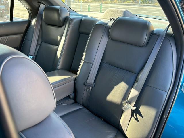 レジェンド エクスクルーシブ　ユーザー買取車／革シート／オートクルーズコントロール／パワーシート／シートヒーター／２パターンシートメモリー／ＥＴＣ車載器／キーレスエントリー／フロントフォグランプ／社外製１７インチＡＷ（73枚目）