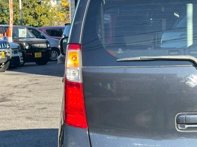 ワゴンＲ ＦＸリミテッド　ユーザー買取車／クラリオン製ナビ／ドライブレコーダー／ＥＴＣ車載器／社外製１４インチＡＷ／プッシュスタート／フルフラット／アイドリングストップ／レベライザー／ドアバイザー／キーレスエントリー（43枚目）