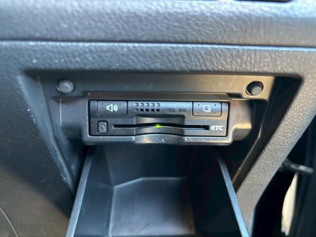 ヴェルファイア 2.4Z ユーザー買取車/両側スライド/障害物センサー/純正ナビ/ブルートゥース接続/プッシュスタート/ETC車載器/HIDヘッドライト/3列目シート/スマートキー/キーレスエントリー/純正18インチAW(15枚目)