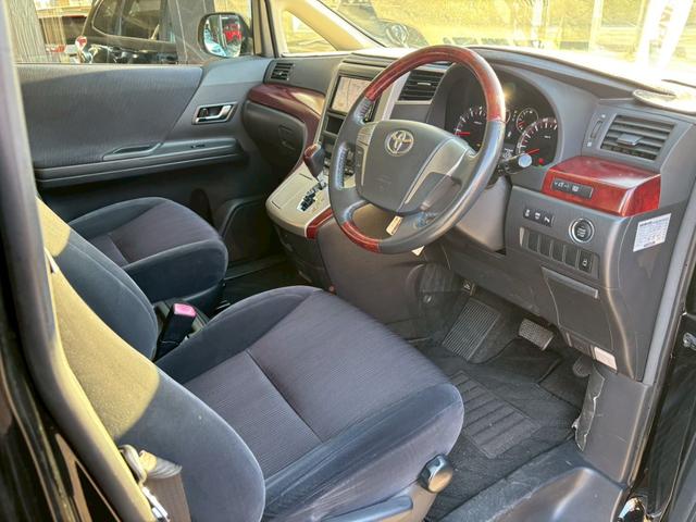 ヴェルファイア 2.4Z ユーザー買取車/両側スライド/障害物センサー/純正ナビ/ブルートゥース接続/プッシュスタート/ETC車載器/HIDヘッドライト/3列目シート/スマートキー/キーレスエントリー/純正18インチAW(46枚目)