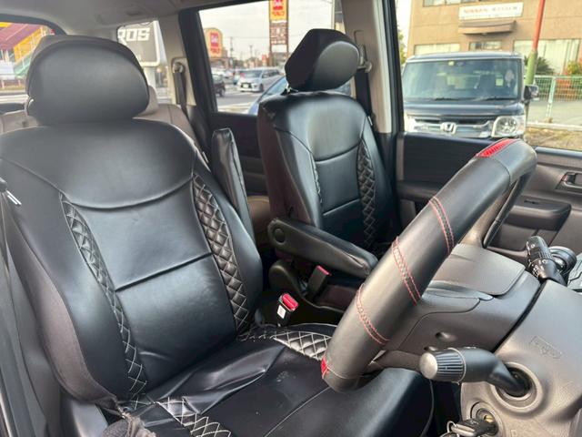 ステップワゴン Ｇ　Ｌパッケージ　ユーザー買取車／全塗装／両側電動スライドドア／純正ＨＤＤナビ／バックカメラ／ＴＶ視聴／ＣＤ／ＤＶＤ／ミュージックサーバー／キーレスエントリー／３列目シート／ＥＴＣ車載器／ウォークスルー／ＥＣＯＮボタン（9枚目）