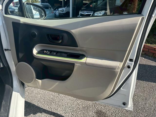 アクア Ｓ　ユーザー買取車／オプションカラー／純正ナビ／ブルートゥース接続／バックカメラ／プッシュスタート／スマートキー／キーレスエントリー／レベライザー／電動格納ミラー／オートライト／アイドリングストップ（64枚目）