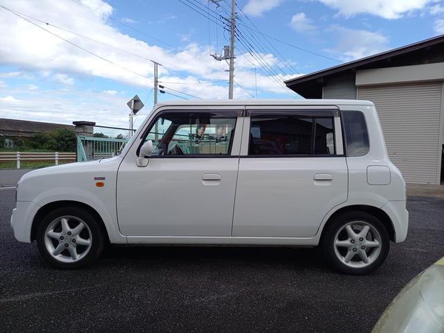 アルトラパン SS インタークーラーターボ・純正14インチアルミホイール・フォグランプ・タコメーター・プライバシーガラス・キーレス・エアバッグ・ABS・タイミングチェーン・衝突安全ボディ(8枚目)