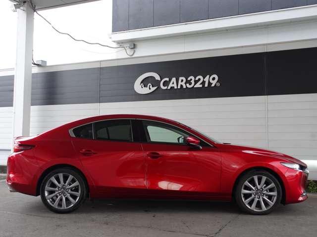 ＭＡＺＤＡ３セダン ２０Ｓ　Ｌパッケージ　純正ナビ　バックカメラ　フルセグ　ＣＤ／ＤＶＤ　シートヒーター　ステアリングヒーター　アダプティブクルーズ　ＬＥＤヘッドライト　パドルシフト　ドラレコ　白革シート　ＥＴＣ　運転席電動シート（7枚目）