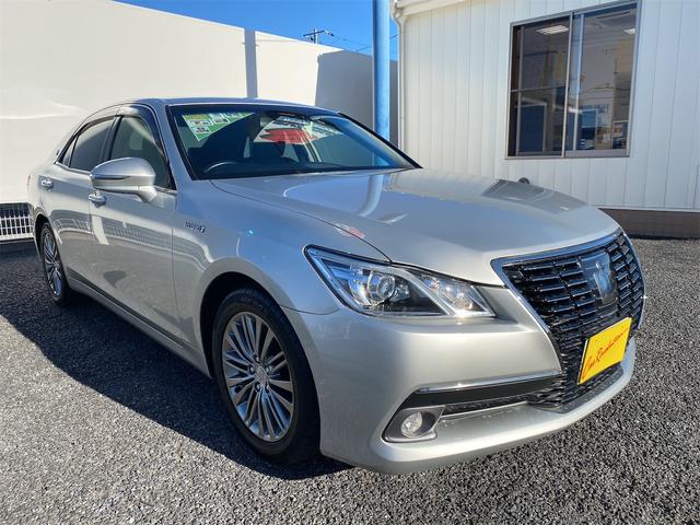 クラウンハイブリッド ロイヤルサルーン　ブラックスタイル　距離無制限１２ケ月保証付　ドライブレコーダー　ＥＴＣ　クリアランスソナー　オートクルーズコントロール　バックカメラ　ＴＶ　アルミホイール　ＨＩＤ　ＣＶＴ　スマートキー　電動格納ミラー　盗難防止システム（14枚目）