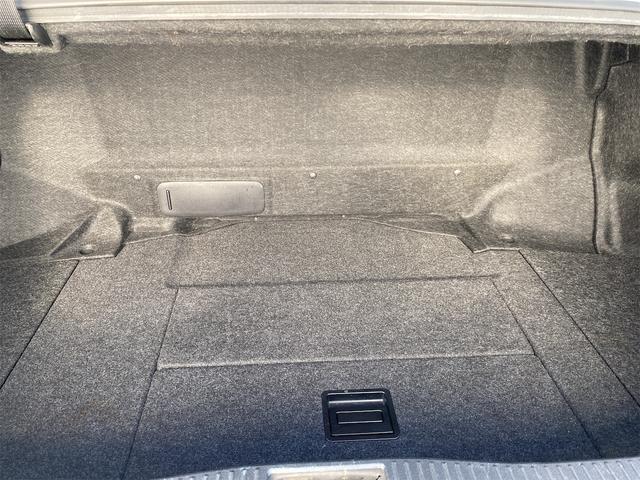 クラウンハイブリッド ロイヤルサルーン　ブラックスタイル　距離無制限１２ケ月保証付　ドライブレコーダー　ＥＴＣ　クリアランスソナー　オートクルーズコントロール　バックカメラ　ＴＶ　アルミホイール　ＨＩＤ　ＣＶＴ　スマートキー　電動格納ミラー　盗難防止システム（18枚目）