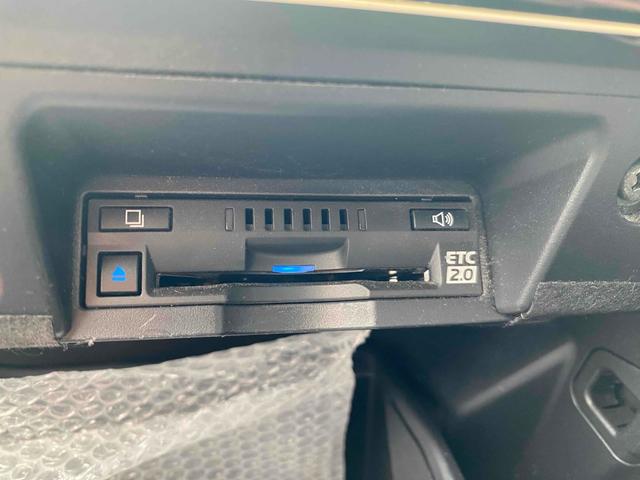 クラウンハイブリッド ＲＳアドバンス　サンルーフ　本革　モデリスタエアロ　前後ドラレコ　デジタルインナーミラー　クリアランスソナー　リアサンシェード　レーンアシスト　パークアシスト　全周囲カメラ　ナビ（8枚目）