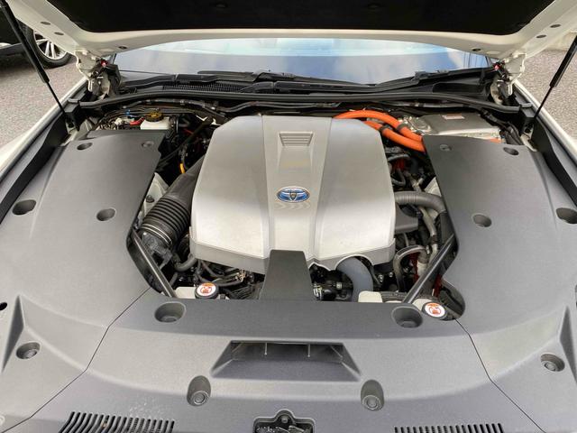 クラウンハイブリッド ＲＳアドバンス　サンルーフ　本革　モデリスタエアロ　前後ドラレコ　デジタルインナーミラー　クリアランスソナー　リアサンシェード　レーンアシスト　パークアシスト　全周囲カメラ　ナビ（20枚目）