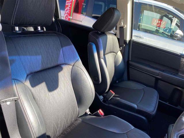 オデッセイ アブソルート　距離無制限１２ケ月保証付　後席モニター　ＥＴＣ　バックカメラ　ナビ　ＴＶ　クリアランスソナー　オートクルーズコントロール　衝突被害軽減システム　両側電動スライドドア　ＬＥＤヘッドランプ　スマートキー（23枚目）