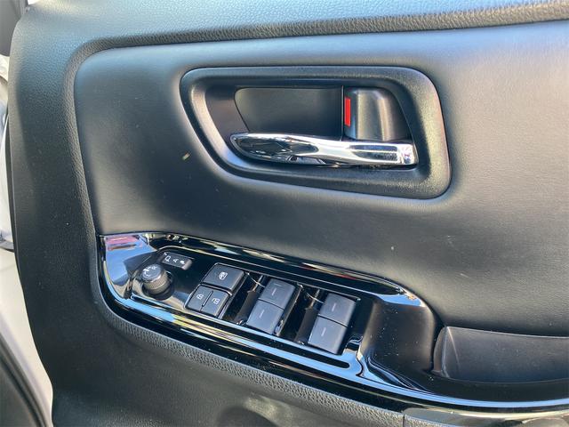 ヴォクシー ハイブリッドＺＳ　煌ＩＩＩ　距離無制限１２ケ月保証付　ドラレコ　バックカメラ　ナビ　ＴＶ　クリアランスソナー　オートクルーズコントロール　レーンアシスト　衝突被害軽減システム　両側電動スライド　オートマチックハイビーム　ＬＥＤ（11枚目）