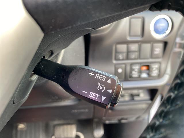 ヴォクシー ハイブリッドＺＳ　煌ＩＩＩ　距離無制限１２ケ月保証付　ドラレコ　バックカメラ　ナビ　ＴＶ　クリアランスソナー　オートクルーズコントロール　レーンアシスト　衝突被害軽減システム　両側電動スライド　オートマチックハイビーム　ＬＥＤ（31枚目）