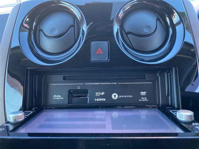 ノート ｅ－パワー　メダリスト　距離無制限１２ケ月保証付　ドラレコ　ＥＴＣ　全周囲カメラ　ナビ　ＴＶ　クリアランスソナー　レーンアシスト　衝突被害軽減システム　アルミホイール　ＬＥＤヘッドランプ　ハーフレザーシート　スマートキー（28枚目）