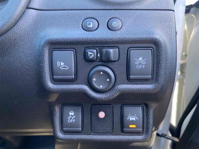 ノート ｅ－パワー　メダリスト　距離無制限１２ケ月保証付　ドラレコ　ＥＴＣ　全周囲カメラ　ナビ　ＴＶ　クリアランスソナー　レーンアシスト　衝突被害軽減システム　アルミホイール　ＬＥＤヘッドランプ　ハーフレザーシート　スマートキー（37枚目）