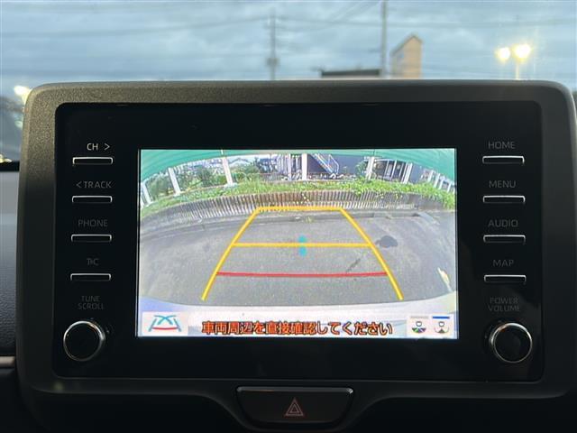 ヤリス Ｘ　トヨタセーフティセンス　純正７型ナビ　Ｂｌｕｅｔｏｏｔｈ　ＴＶ　スマホ連携　衝突軽減　車線維持支援　オートマチックハイビーム　前後コーナーセンサー　ダブル＋サイド＋カーテンエアバッグ　ビルトインＥＴＣ（4枚目）