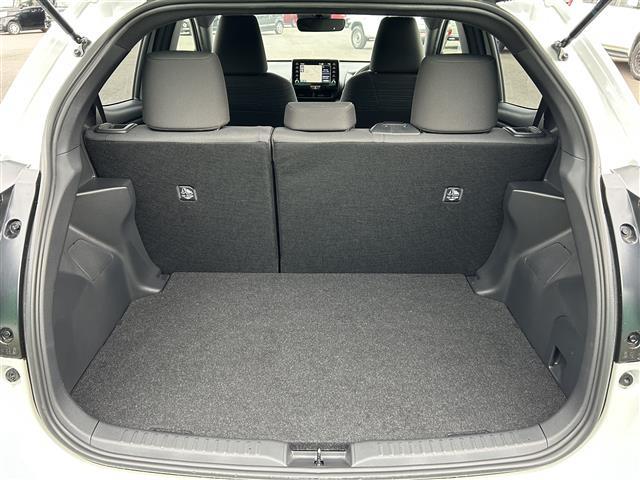 ヤリス ハイブリッドＺ　純正８型ディスプレイオーディオ　アラウンドビューモニター　ステアリングヒーター　レーダー付きクルーズコントロール　ビルトインＥＴＣ　シートヒーター　ブラインドスポットモニター　ＬＥＤライト　禁煙車（36枚目）