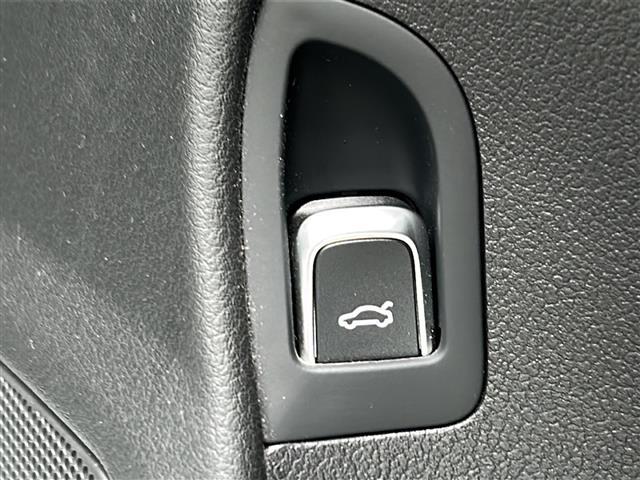 Ａ４ ２．０ＴＦＳＩ　純正ナビ　Ｂｌｕｅｔｏｏｔｈ　ＴＶ　ＣＤ　ＤＶＤ　ＳＤ　バックカメラ　横滑防止　ＬＥＤオートライト　革シート　シートヒーター　パワーシート　純正１６インチＡＷ　前後ドラレコ　ＥＴＣ　スマートキー（27枚目）