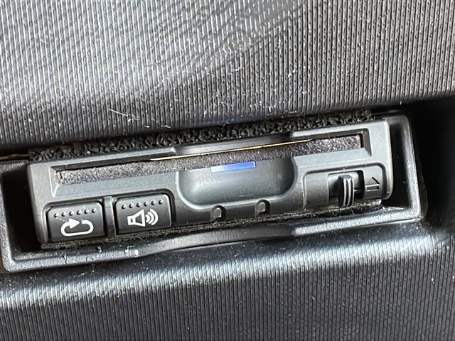 アクア Sスタイルブラック ALPINEナビ バックカメラ ビルトインETC シートヒーター 横滑り防止装置 レーンキープアシスト 衝突軽減システム オートライト オートマチックハイビーム LEDヘッドライト 禁煙車(11枚目)