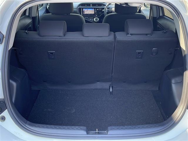 アクア Sスタイルブラック ALPINEナビ バックカメラ ビルトインETC シートヒーター 横滑り防止装置 レーンキープアシスト 衝突軽減システム オートライト オートマチックハイビーム LEDヘッドライト 禁煙車(16枚目)