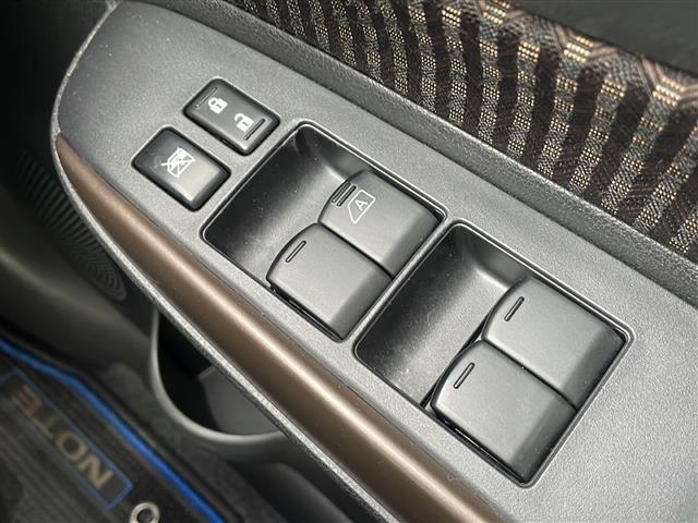 ノート e-パワー メダリスト 禁煙 純正SDナビ フルセグTV Bluetooth アラウンドビューモニター ドライブレコーダー LEDヘッドライト レーンキープアシスト ETC 前後センサー オートマチックハイビーム AAC(19枚目)