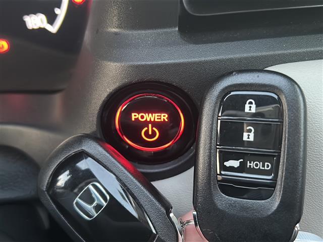 ヴェゼル e:HEV PLaY ホンダセンシング☆純正ホンダコネクトナビ☆フルセグTV☆全方位カメラ☆バックカメラ☆フロントカメラ☆サイドカメラ☆純正18インチアルミホイール☆純正フロアマット☆パノラマルーフ(8枚目)