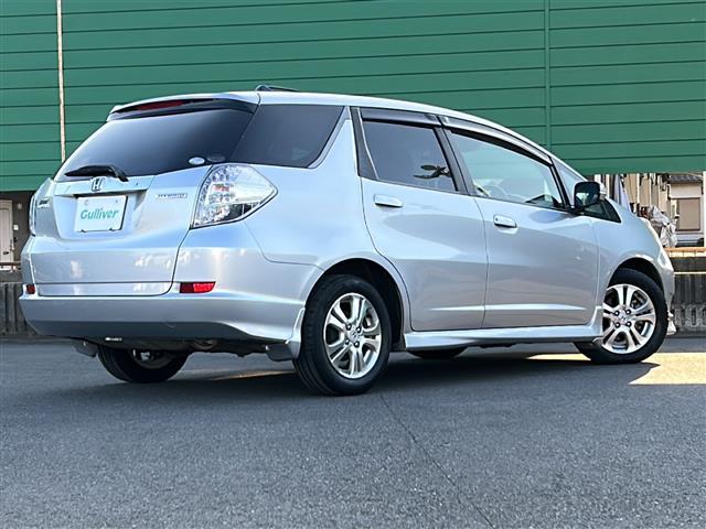 フィットシャトルハイブリッド ハイブリッド・ナビプレミアムセレクション　純正ナビバックカメラクルーズコントロールＡＡＣ純正１５インチアルミホイール純正フロアマットオートライトエアバックビルトインＥＴＣ横滑り防止装置レーンキープアシストキセノンヘッドライト（40枚目）