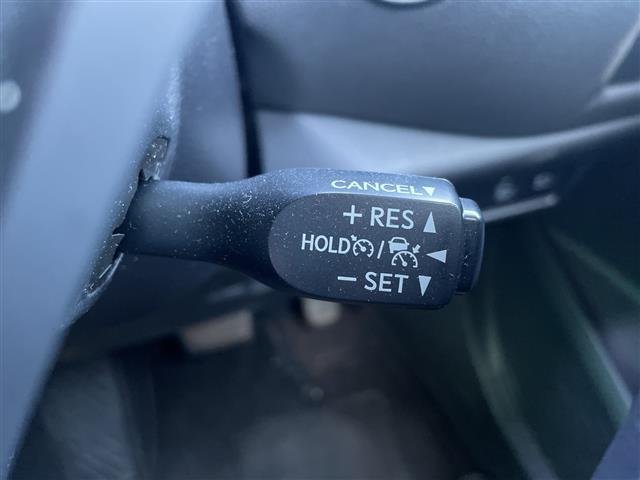 Ｃ－ＨＲ Ｇ　トヨタセーフティーセンス　純正ＳＤナビ　ビルトインＥＴＣ２．０　レーダークルーズコントロール　横滑り防止装置　衝突軽減システム　クリアランスソナー　レーンキープアシスト　ＬＥＤヘッドライト　禁煙車（12枚目）