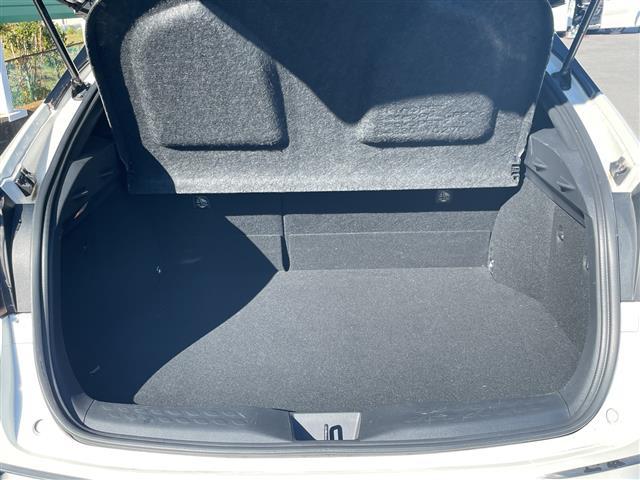 Ｃ－ＨＲ Ｇ　トヨタセーフティーセンス　純正ＳＤナビ　ビルトインＥＴＣ２．０　レーダークルーズコントロール　横滑り防止装置　衝突軽減システム　クリアランスソナー　レーンキープアシスト　ＬＥＤヘッドライト　禁煙車（16枚目）