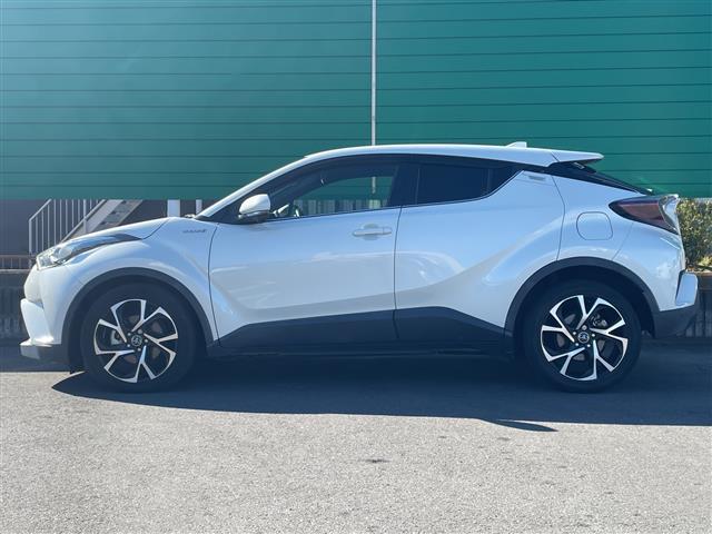 Ｃ－ＨＲ Ｇ　トヨタセーフティーセンス　純正ＳＤナビ　ビルトインＥＴＣ２．０　レーダークルーズコントロール　横滑り防止装置　衝突軽減システム　クリアランスソナー　レーンキープアシスト　ＬＥＤヘッドライト　禁煙車（19枚目）