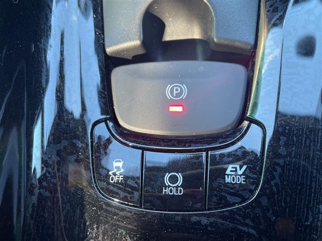 Ｃ－ＨＲ Ｇ　トヨタセーフティーセンス　純正ＳＤナビ　ビルトインＥＴＣ２．０　レーダークルーズコントロール　横滑り防止装置　衝突軽減システム　クリアランスソナー　レーンキープアシスト　ＬＥＤヘッドライト　禁煙車（24枚目）