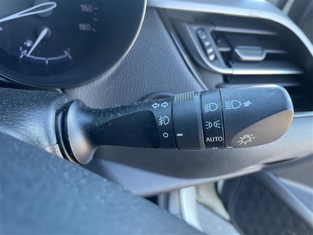 Ｃ－ＨＲ Ｇ　トヨタセーフティーセンス　純正ＳＤナビ　ビルトインＥＴＣ２．０　レーダークルーズコントロール　横滑り防止装置　衝突軽減システム　クリアランスソナー　レーンキープアシスト　ＬＥＤヘッドライト　禁煙車（29枚目）