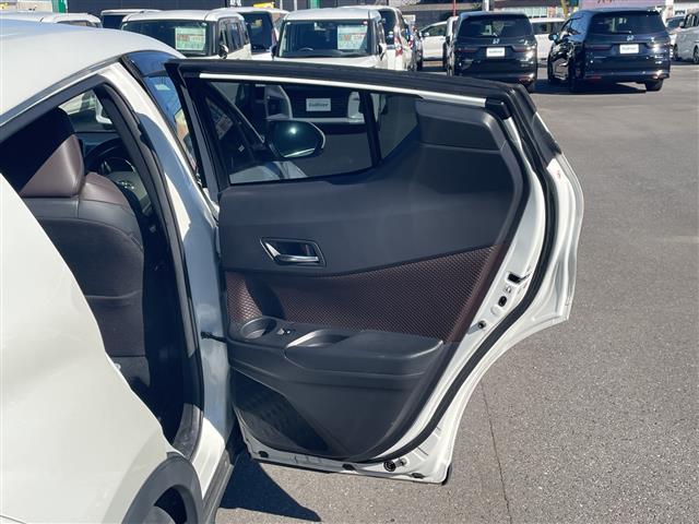 Ｃ－ＨＲ Ｇ　トヨタセーフティーセンス　純正ＳＤナビ　ビルトインＥＴＣ２．０　レーダークルーズコントロール　横滑り防止装置　衝突軽減システム　クリアランスソナー　レーンキープアシスト　ＬＥＤヘッドライト　禁煙車（36枚目）