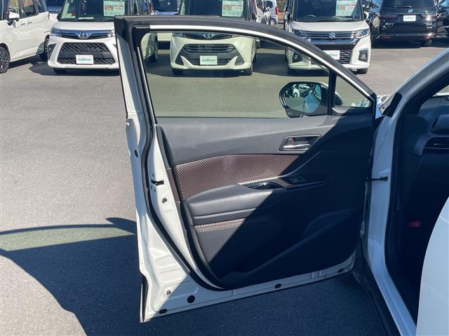 Ｃ－ＨＲ Ｇ　トヨタセーフティーセンス　純正ＳＤナビ　ビルトインＥＴＣ２．０　レーダークルーズコントロール　横滑り防止装置　衝突軽減システム　クリアランスソナー　レーンキープアシスト　ＬＥＤヘッドライト　禁煙車（37枚目）